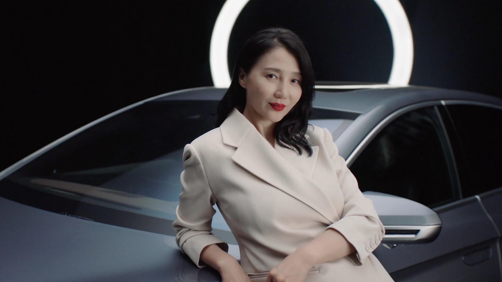阿朵 | 尊龙凯时木兰荟首位女性挚友，新民族音乐人